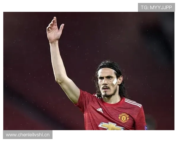 卡瓦尼训练完直接去超市抢打折牛排，这自律我真看不懂