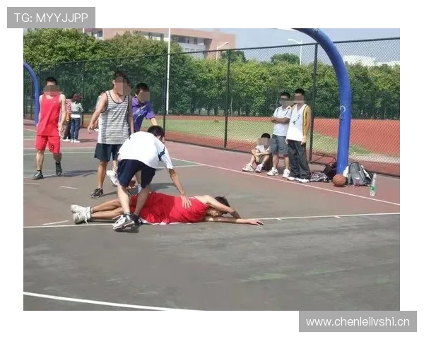 篮球比赛中手部接触判定标准：何种接触会被判犯规？